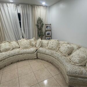 Elegant Cream Patterned vintage living room set